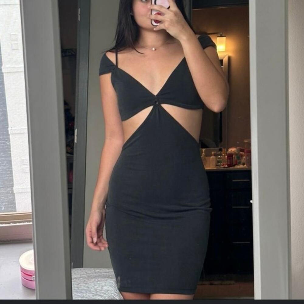 Sexy forever 21 cut out mini off black dress